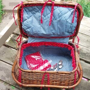 Vintage Picnic Basket